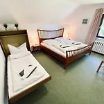 Ostsee-landhaus Maehl In Mit Sauna Und Kamin Auch Fuer Gruppen Hébergement de vacances